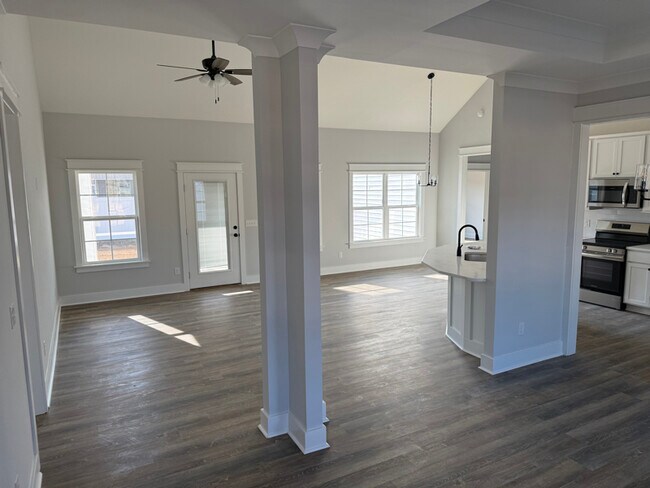 Foto del edificio - 3030 Fincher Dr