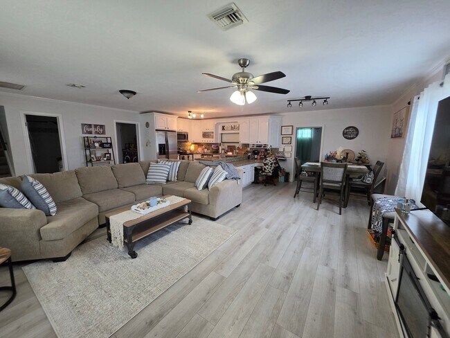 Foto del edificio - 5980 Woodwind Ct