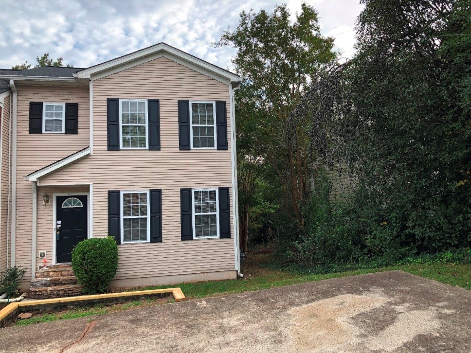 1537 Cedar Bluff Trail, Marietta, GA 30062 Townhome Rentals in