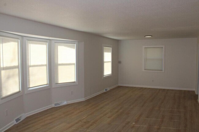 Foto del edificio - 18008 E 27 St S