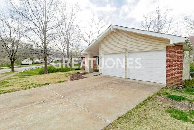 Building Photo - 6901 Jamestown Way Dr