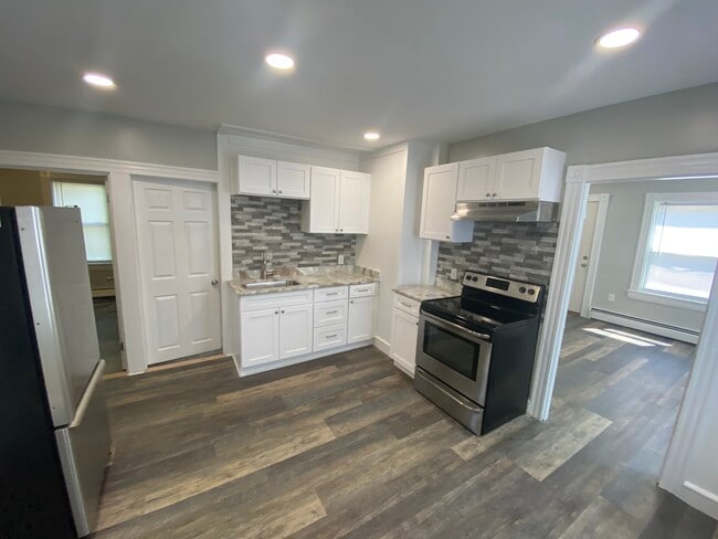 Kitchen - 17 School Street