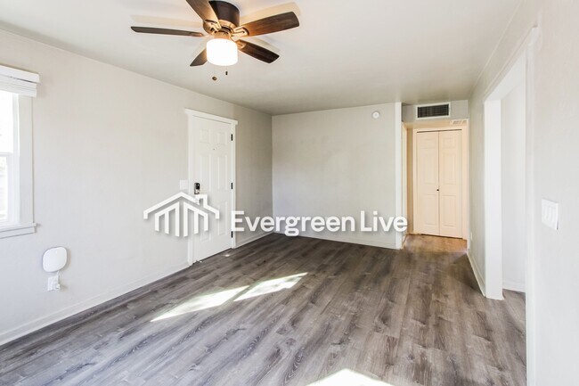 Foto del edificio - 3526 N Estrella Ave