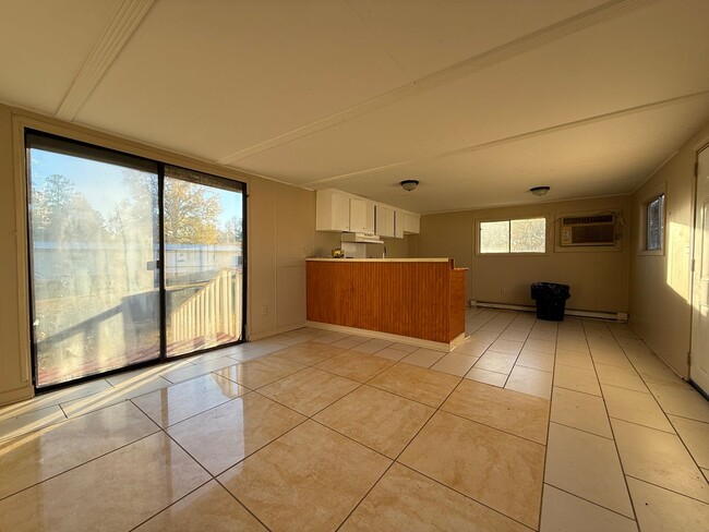 Building Photo - Home for Rent