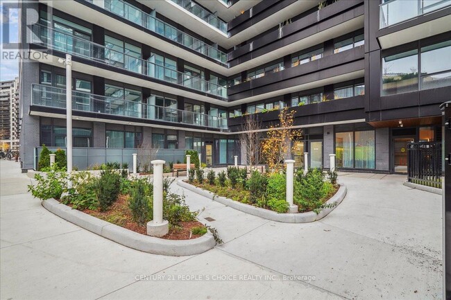 Photo du bâtiment - 306-1100 SHEPPARD Ave