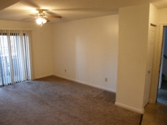 Living Area - Pomona Heights Apartments