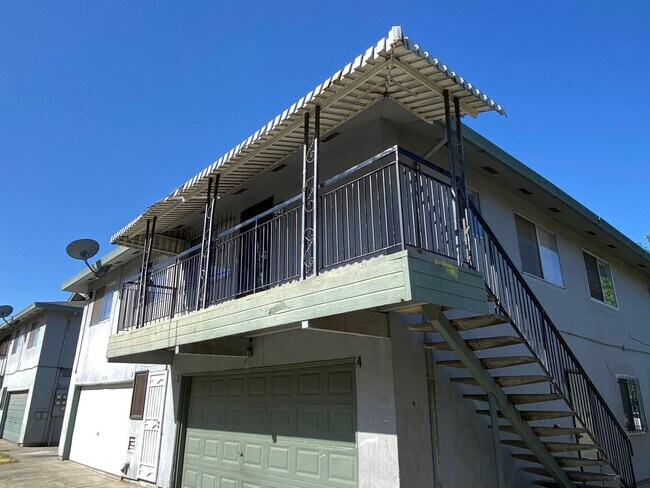 Foto del edificio - Spacious Two Bedroom Condo