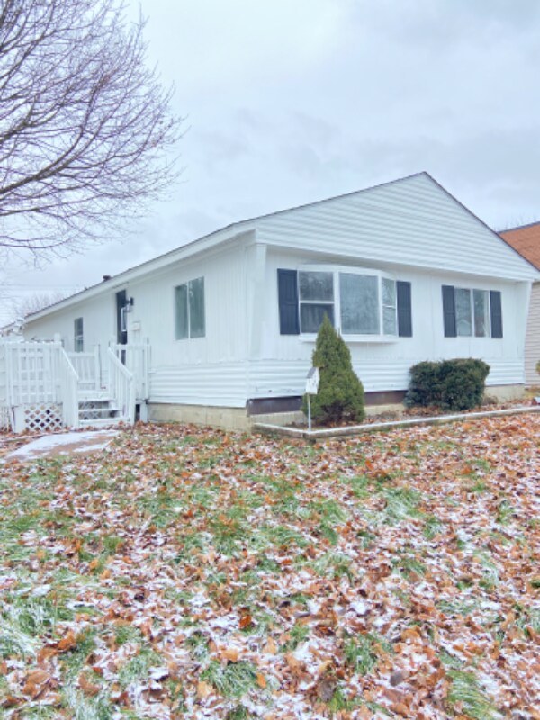 Building Photo - 454 Mill St