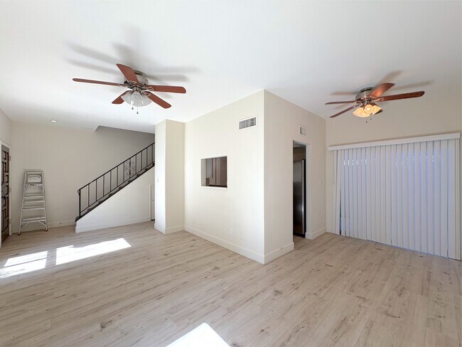 Building Photo - 7290 E Rancho Vista Dr