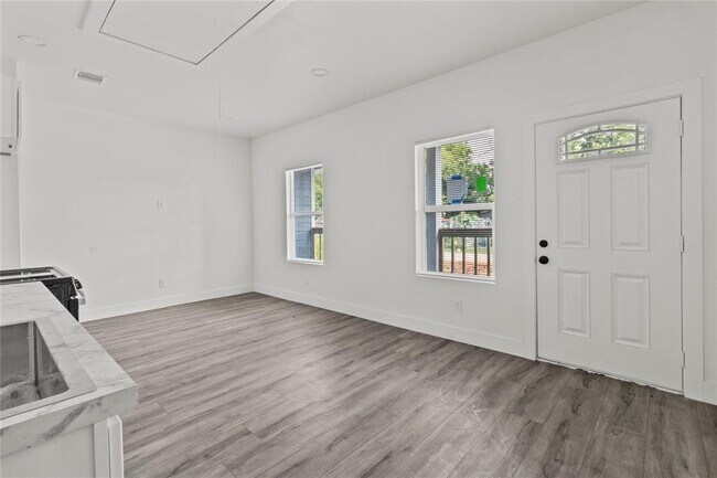 Foto del edificio - 8503 Denby St