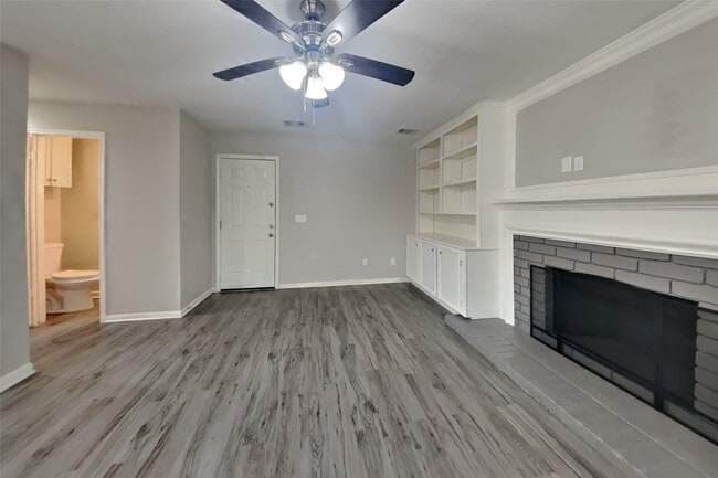 Building Photo - 9530 Cabin Creek Dr