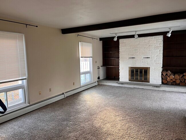 Building Photo - 39 Baylis St