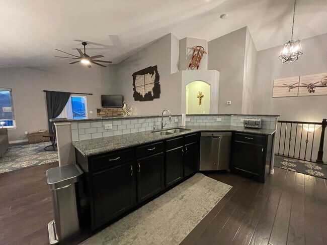 Foto del edificio - Harmonious Blend of Style, Comfort, and Fu...