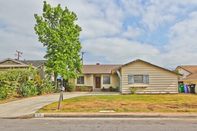 Building Photo - 731 Callita St