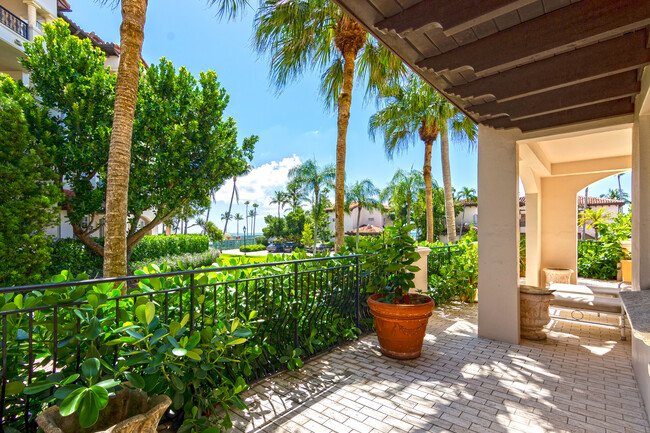 Foto del edificio - 19112 Fisher Island Dr