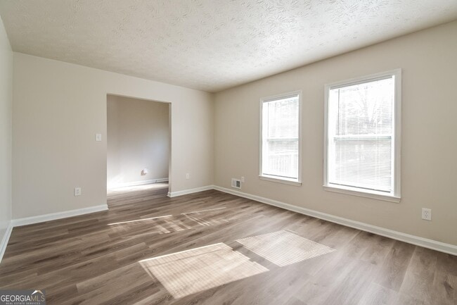 Building Photo - 2883 Alexandria Dr SW