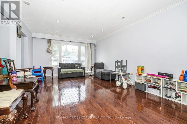 Building Photo - 14 Reiber Crescent