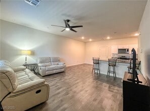 Building Photo - 12748 Feathersong