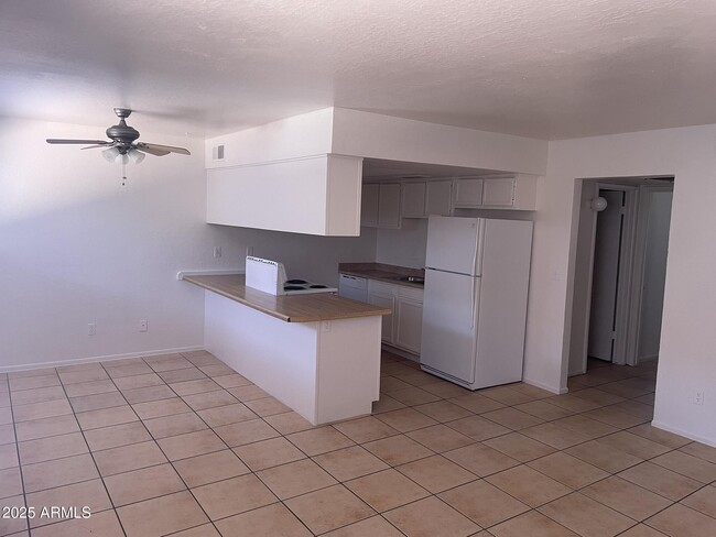 Foto del edificio - 2002 E Sweetwater Ave