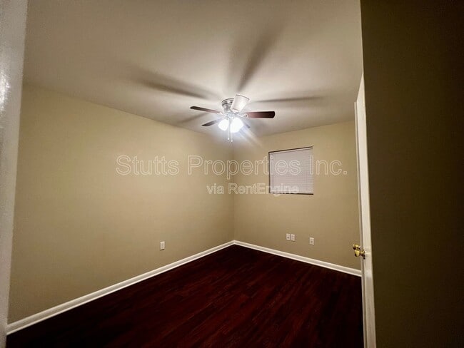 Foto del edificio - 900 Montgomery Ave