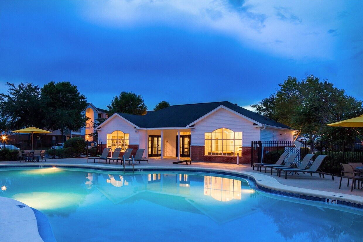 Park on the Square Apartments 9009 University Pky Pensacola, FL