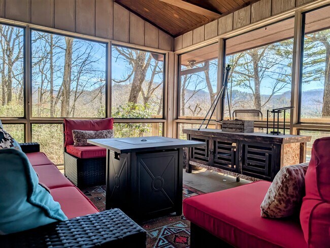 Foto del edificio - 306 Mountain Meadows Rd