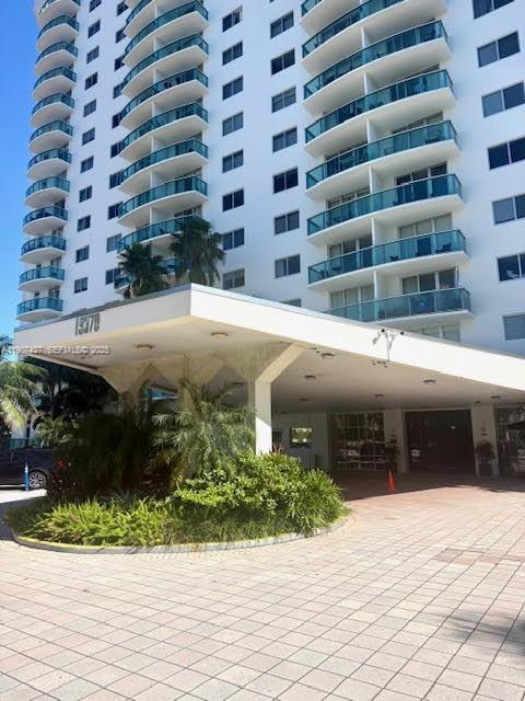 Foto del edificio - 19370 Collins Ave
