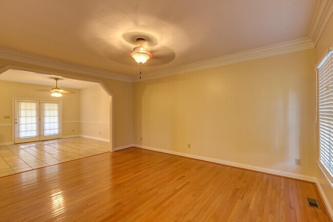 Building Photo - 2790 Mable Ln