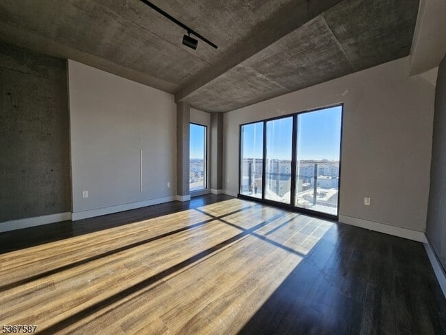 Foto del edificio - 58-60 Elm Street Unit 601