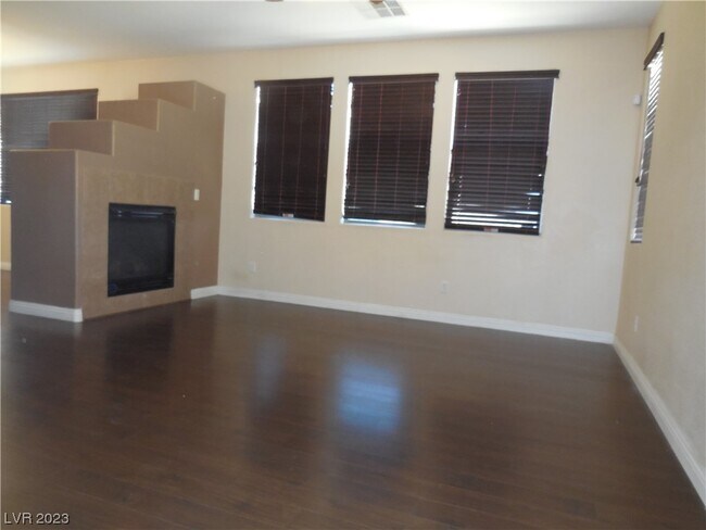 Building Photo - 695 Yew Barrow Ct