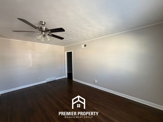 Foto del edificio - Spacious 3BR Memphis Home w/ Hardwood Floors, Open Kitchen & Fenced Yard