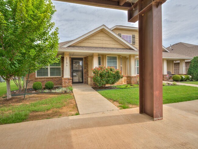 Building Photo - 8813 SW 55th St
