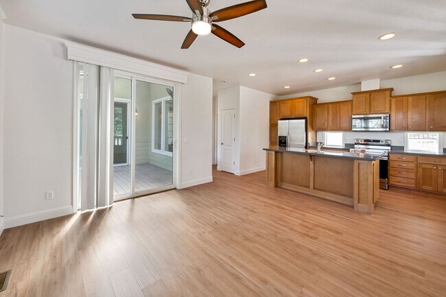 Foto del edificio - Newly Remodeled 2BR ADU in El Dorado Hills with Private Yard!