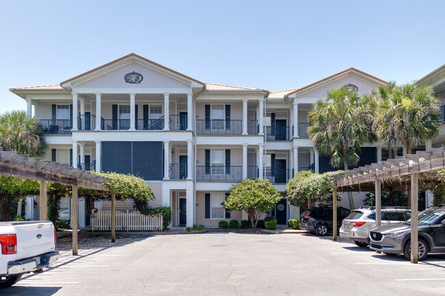 Well maintained condo - 159 Brooks St SE