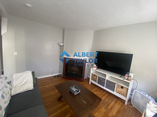 Building Photo - 36 Garden St