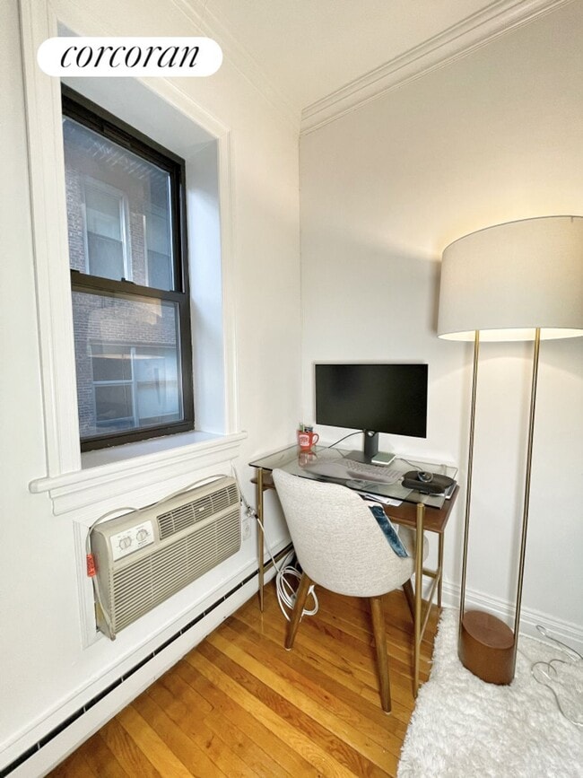 Building Photo - 429 W 24 St