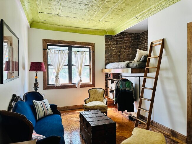 Foto del edificio - 373 Decatur St