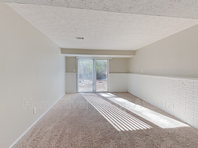 Foto del edificio - 465 N Pond Trail