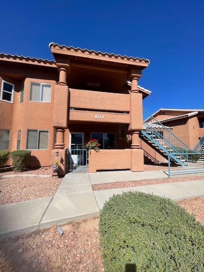 Building Photo - 801 Mesquite Springs Dr