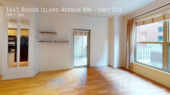 Building Photo - Logan Circle One Bedroom W/Garage Parking ...