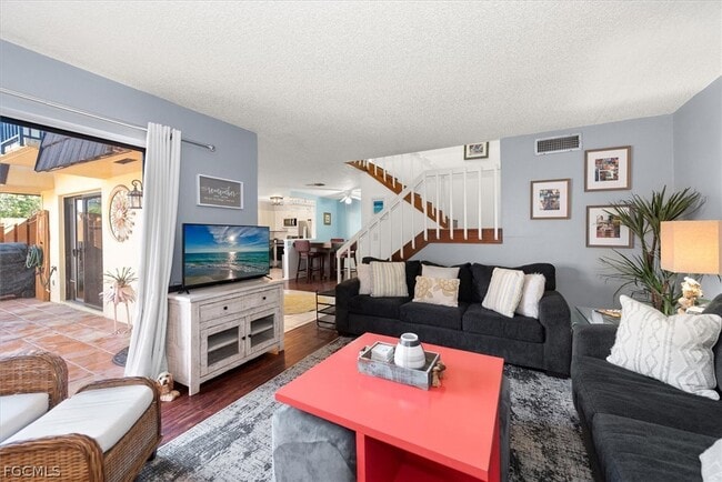 Foto del edificio - 4029 Sandlewood Ln