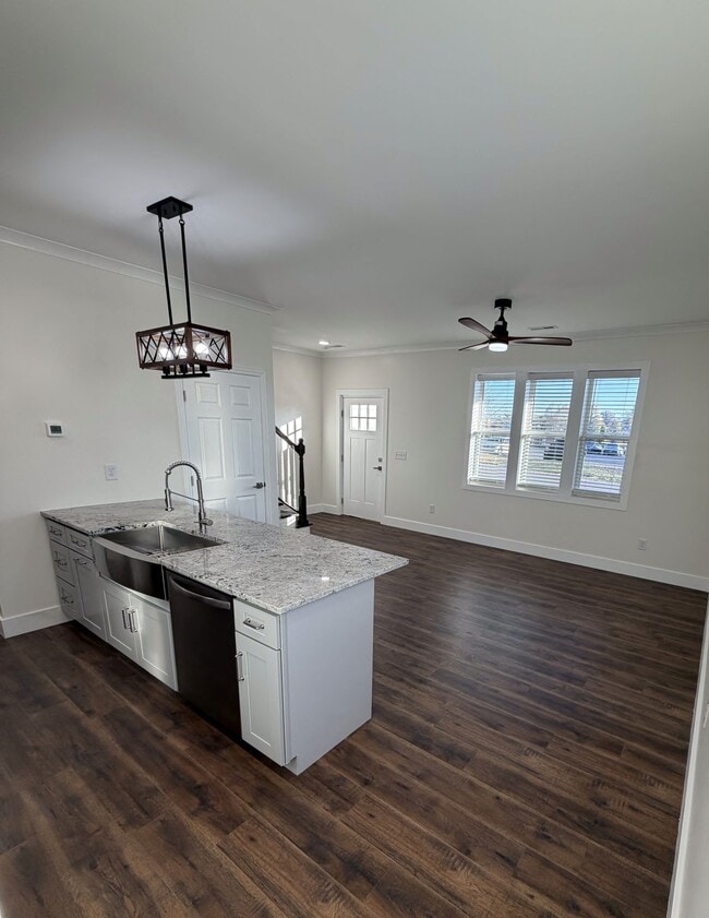 Photo - 1409 Woodbine Ave House