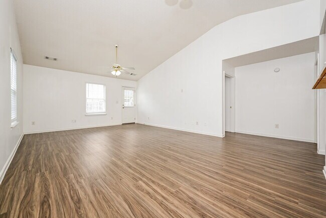 Foto del edificio - 2167 Red Oak Cir