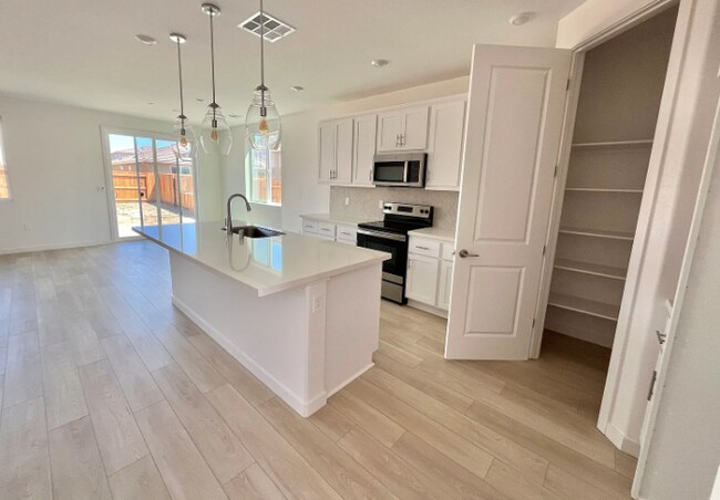 Foto del edificio - 3219 Mesa Oak St