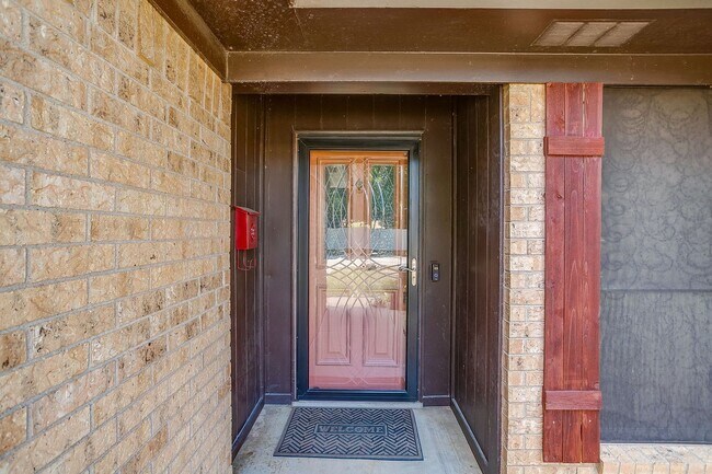 Building Photo - Spacious 3 Bed. 2 Bath Rental Ready for New Tenants- HEB ISD- 76040
