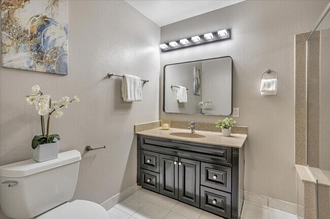 Foto del edificio - Charming 3-Bedroom Home in Prime Cambrian ...