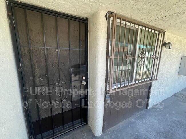 Foto del edificio - 1405 E Vegas Valley Dr