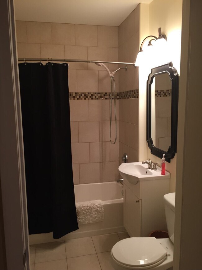 Foto del edificio - 42 Pond St