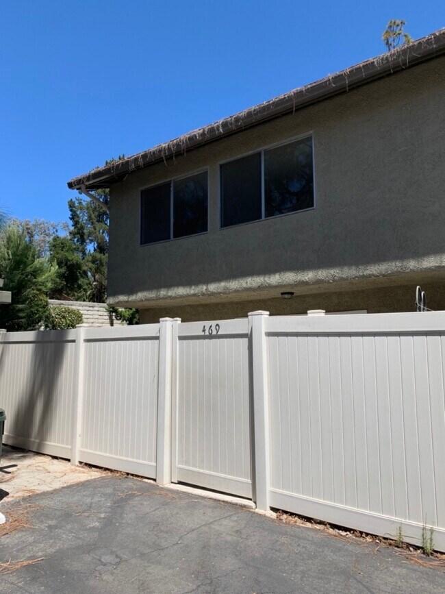 Building Photo - 469 Serento Cir