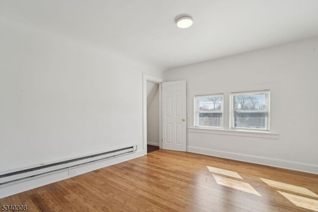 Building Photo - 403 Abington Ave